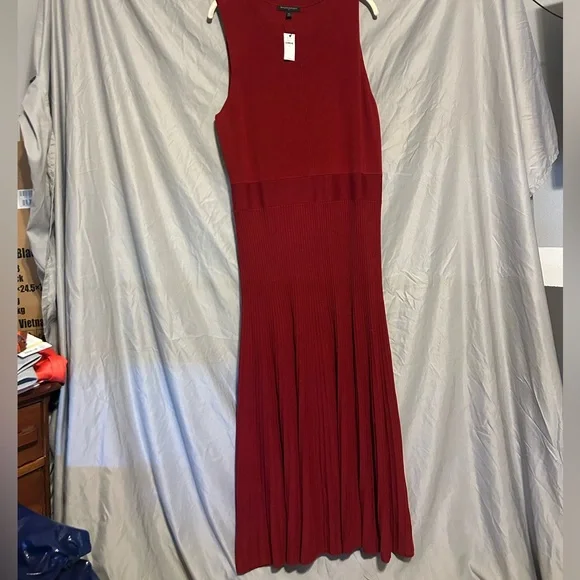 Banana Republic Rich Red Knit Top - Picture 2 of 12